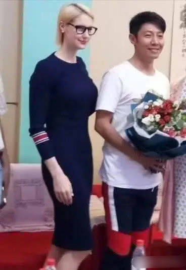 陶菲克老婆，幸福之家  陶菲克老婆